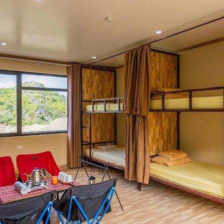 Republic Hostel Cat Ba Xuân Đám Ngoại thất bức ảnh